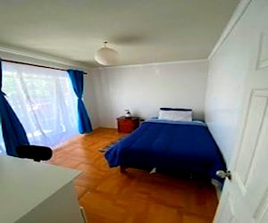 <p>Arriendo habitación estudiante</p> image