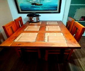 <p>Comedor de madera + 4 sillas</p>