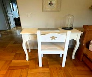 <p>Escritorio niña o Niño blanco con silla</p>