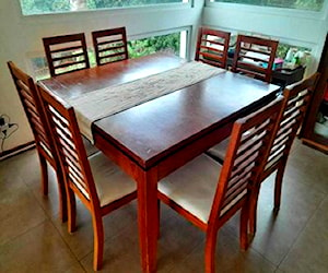 <p>Juego de Comedor Cuadrado 8 Sillas</p>