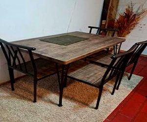 <p>Comedor 4 sillas</p>