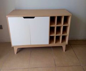 <p>Rack para tele, vinos y copas</p>