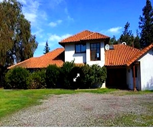 casa en exclusivo condominio de chicureo 