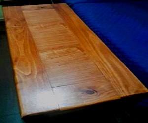 <p>Elegante Arrimo madera</p>