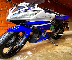 Yamaha r15