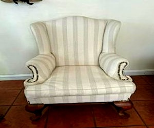 <p>Sitiales sillones madera antiguos</p>