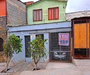 Se vende casa de 2 pisos 