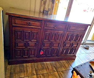 <p>Hermoso biffe antiguo madera</p>