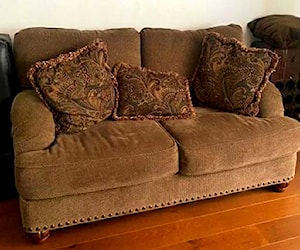 <p>Sillón y banqueta Ashley Preciosos</p>