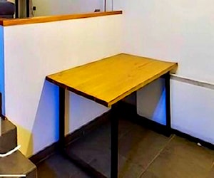 <p>Mesa estilo industrial</p>