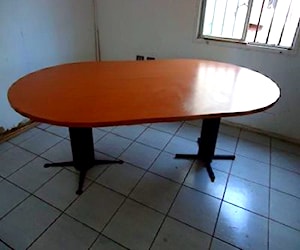 <p>Mesa de reuniones</p>