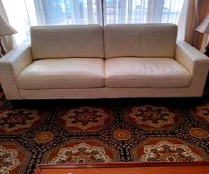 <p>Sillón de Cuero 3 Cuerpos</p>