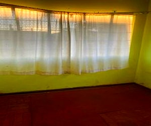 <p>Arriendo habitación a 4 cuadras de mall</p>