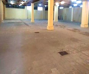 Bodega amplia,solida,central y segura