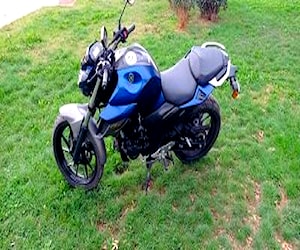 Moto fz 25