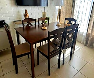 <p>Comedor 6 sillas nuevo *</p>