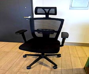 <p>Silla de escritorio ergonomica</p>