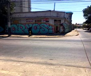 Terreno esquina a una cuadra autopista central