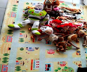 Peluches duendes 5000 los otros 2000 pesos