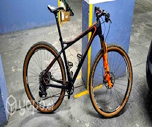 Bicicleta MTB marca Jamis - Aro 29