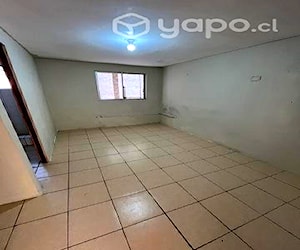 <p>Arriendo Habitación con baño privado</p>