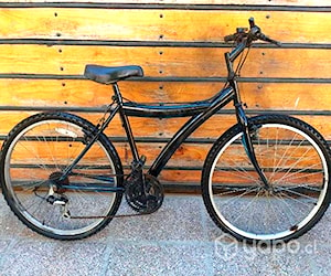 Bicicleta negra de montaña aro 26