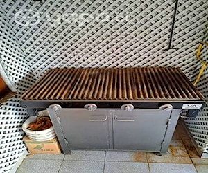 Parrilla a gas marca varvacoa