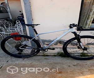 Bici MTB Canyon Carbono Nueva