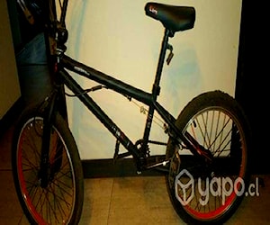 Bicicleta niño Gear Lark aro 20 x 2.125 BMX