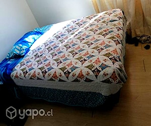 Cama de 2 plazas, comedor 4 sillas, mesa de centro