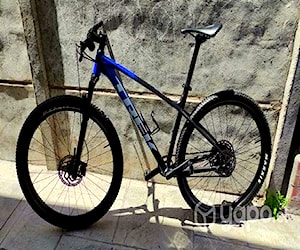 Bicicleta Trek Marlin 8 2022 L 29 RockShox Sram