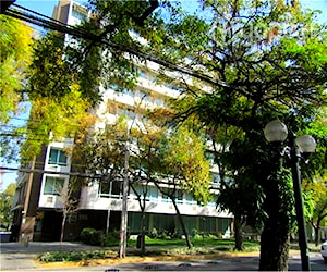 Oficina recepción privados estacionamiento bodega