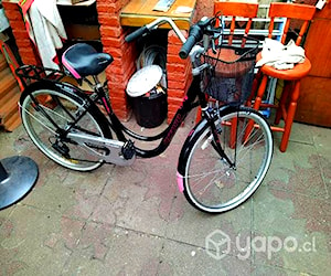 Bicicleta de paseo de mujer preciosa