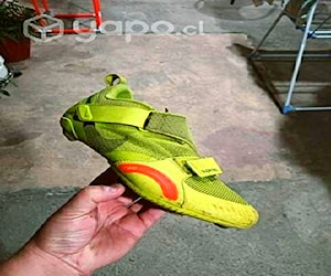 Corsa SS y zapatillas n43 Nike más casco de regalo