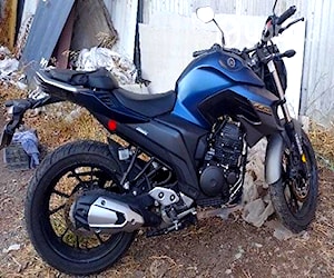 Moto Yamaha Fz25