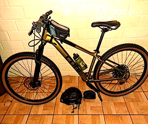 Bicicleta CUBE Acid 2023