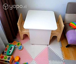 <p>Mesa para niños incluye 2 sillas</p>