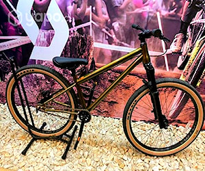 Bicicleta dirtera dirt jump Kona Shonky