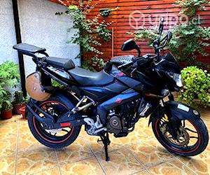 moto pulsar ns 200