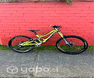 Bicicleta DH Spezialized Demo