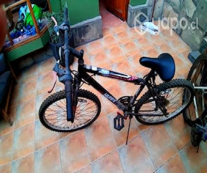 Bicicleta hombe color negra con rojo