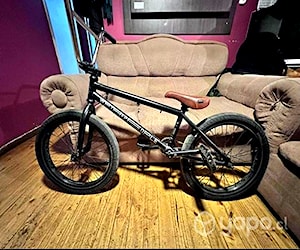 BMX WeTePeople CRS Matt Black excelente estado