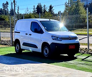 Busco trabajo de chofer con vehiculo propio