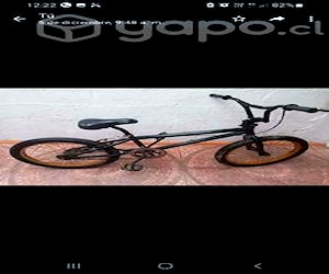 Bicicleta BMX con pedalines atrás / adelante