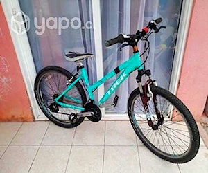 Bicicleta TREK celeste