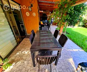 <p>Mesa de terraza con vidrio + 8 sillas + 6 pisos+ m</p>