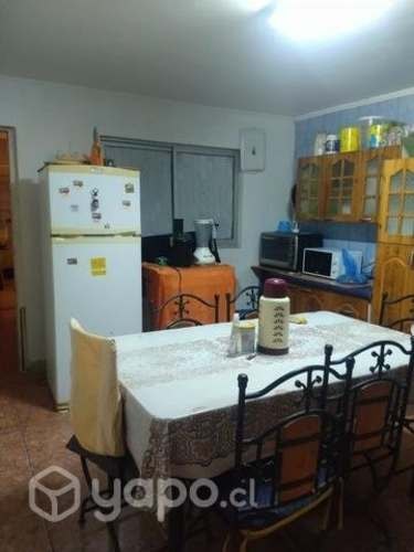 <p>Se arrienda 2 piezas</p>