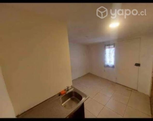 <p>Arriendo habitación independiente</p>