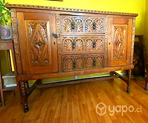 <p>Mueble Buffet Antiguo tallado</p>