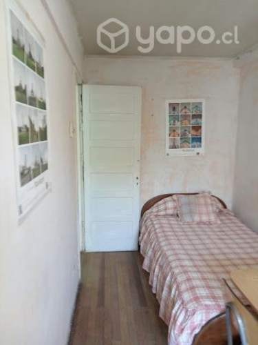 <p>Arriendo pieza amoblada</p> image